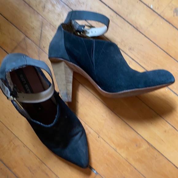 Black suede ankle wrap booties by Matt Bernsen - Picture 4 of 7